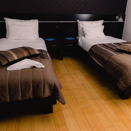 Hotel Novak Zvornik Buitenkant foto